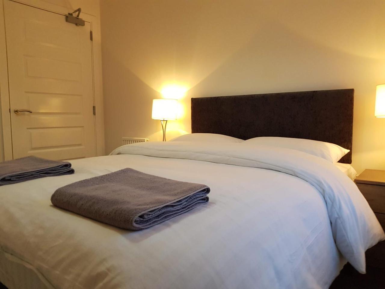1 Royal View Apartments Стерлинг Экстерьер фото