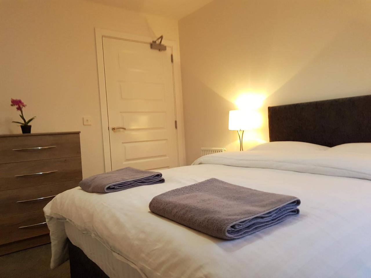 1 Royal View Apartments Стерлинг Экстерьер фото