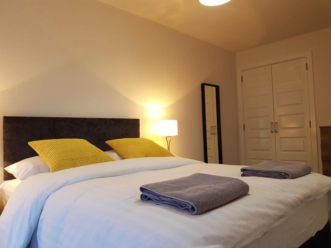 1 Royal View Apartments Стерлинг Экстерьер фото