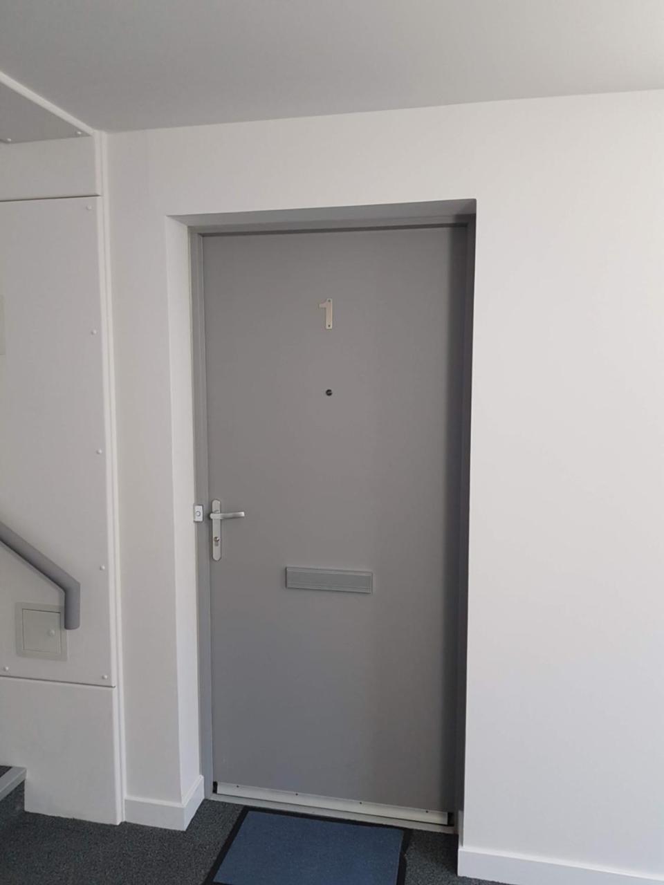 1 Royal View Apartments Стерлинг Экстерьер фото